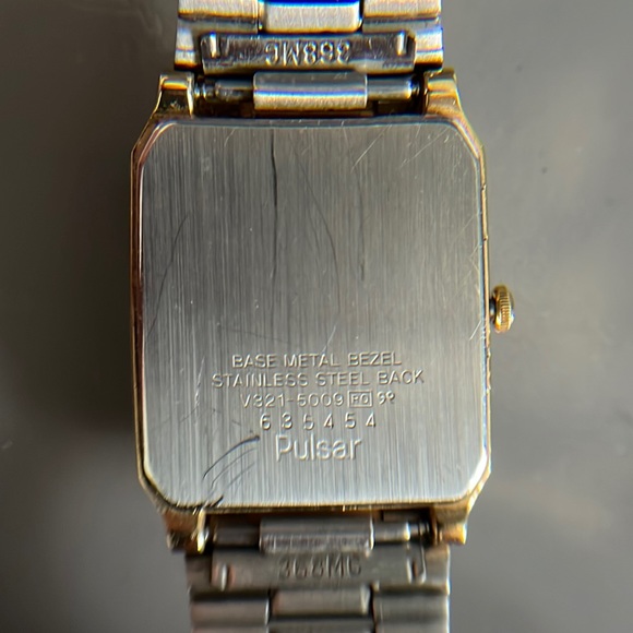 Vintage Pulsar Brushed Gold Toned Chamfer Tank Watch - Picture 10 of 16